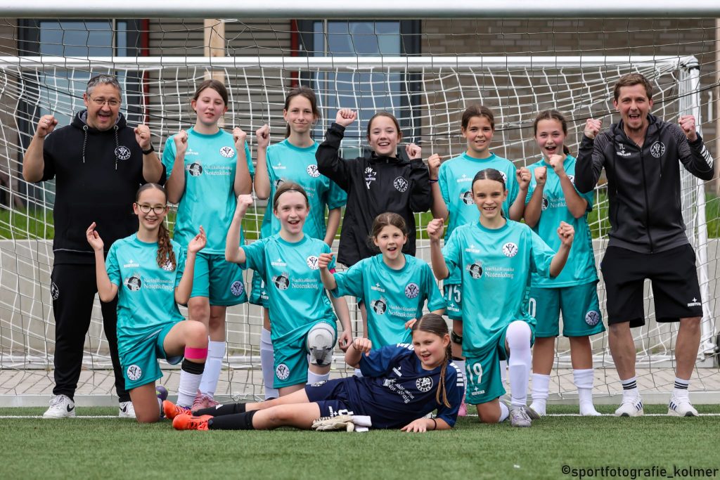U13